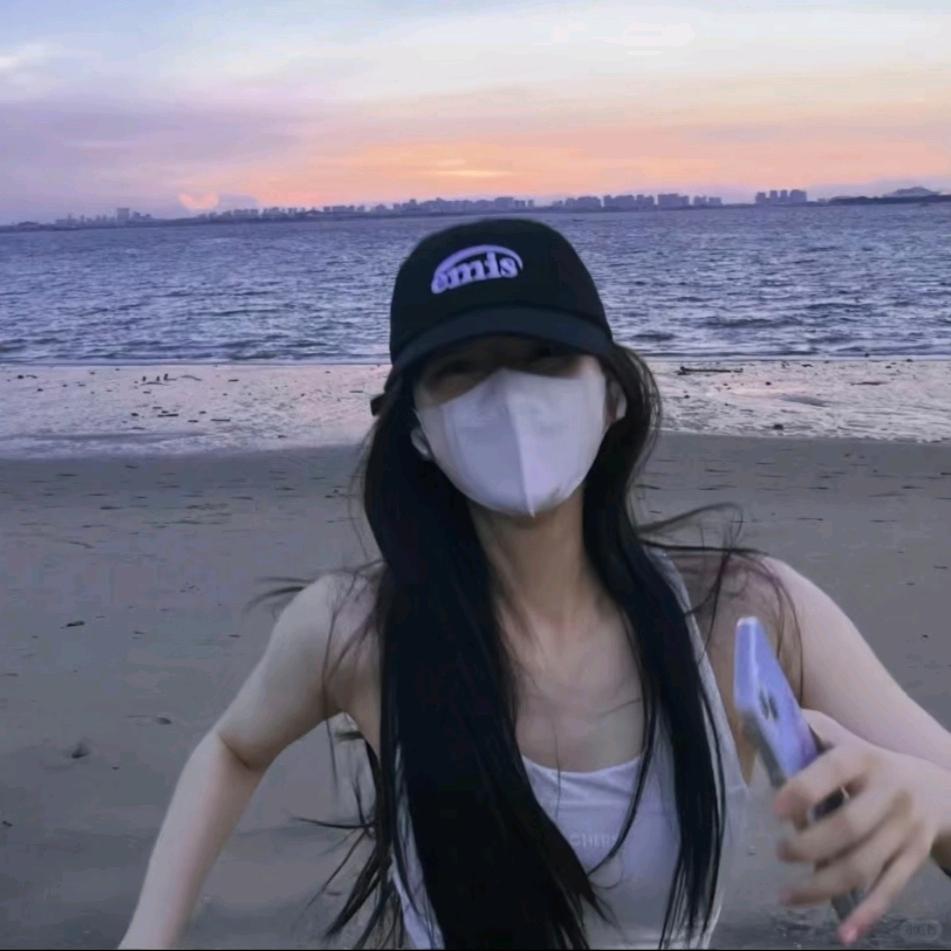 小雨笑嘻嘻
