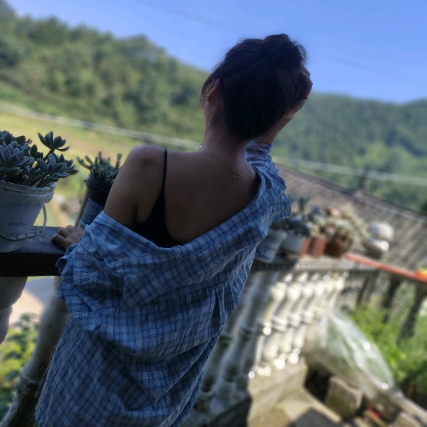 🍀夜.微凉╭(╯ε╰)╮