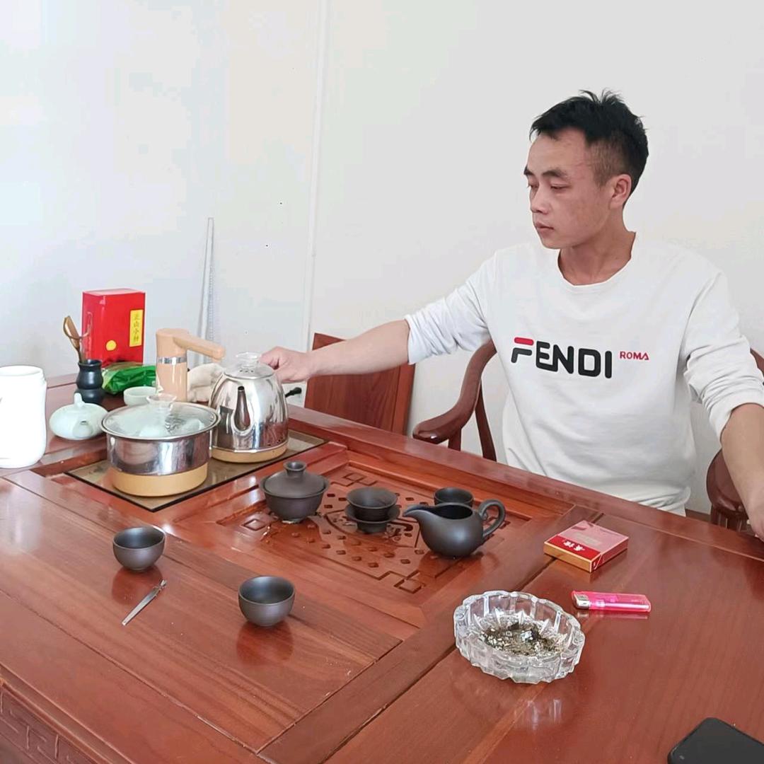 贵阳贵艺铝合金艺术门业