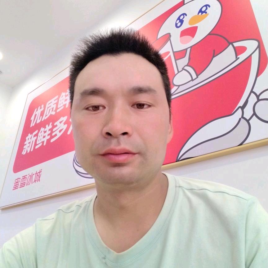 小何