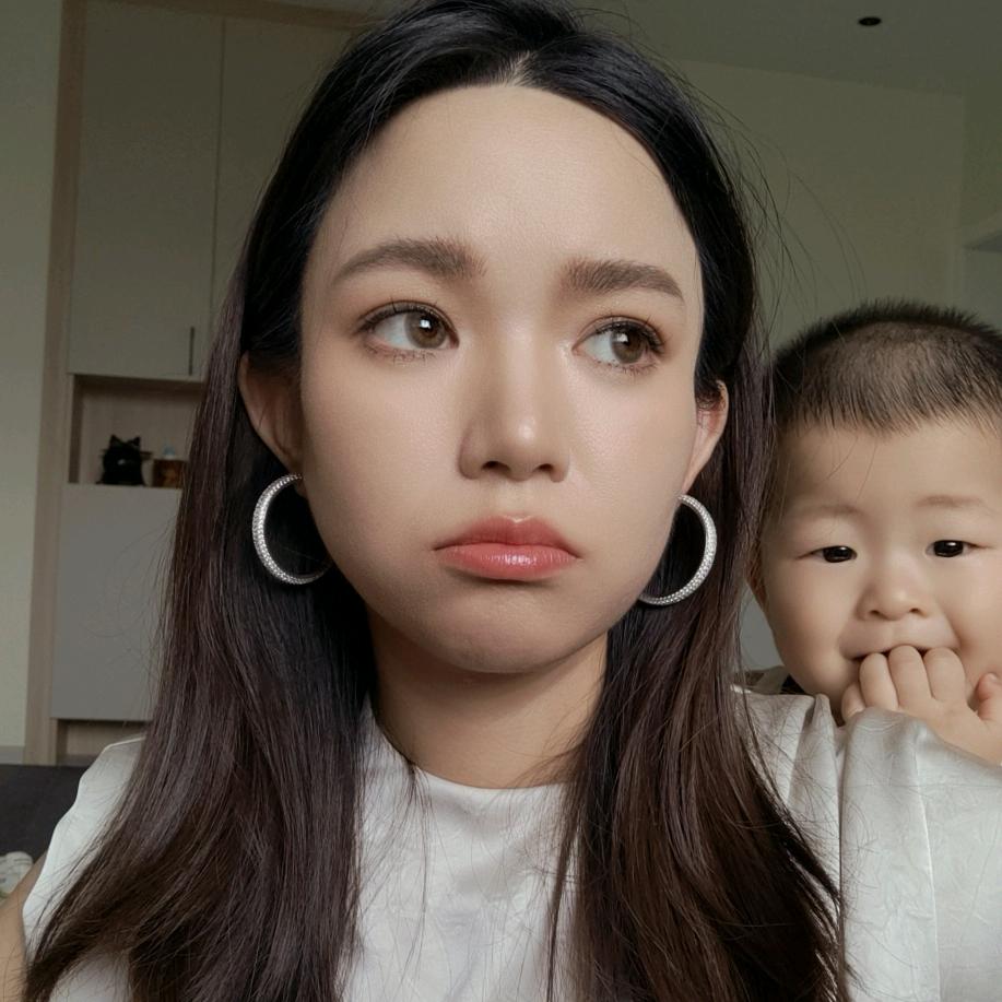 带娃的花妃