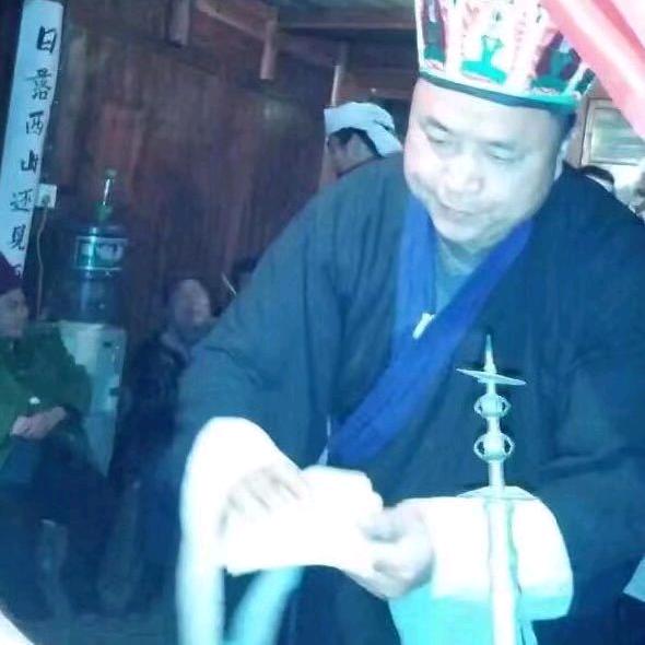 龍先平《但行好事，莫问前程》