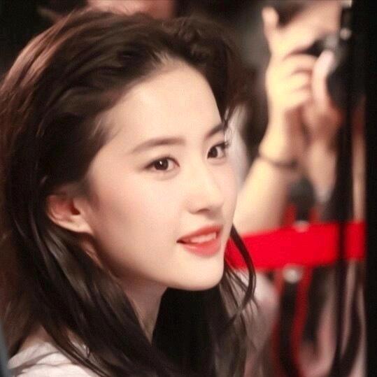 蜡笔小晨₍˄·͈༝·͈˄*₎◞ ̑̑