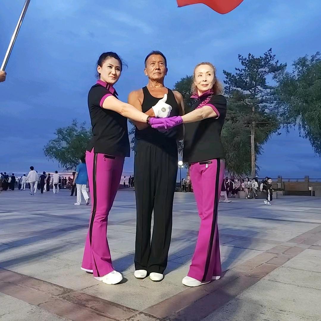 佳操教练贞贞