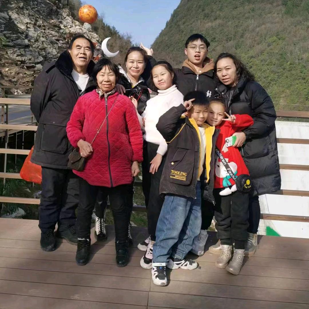 侯明英3690