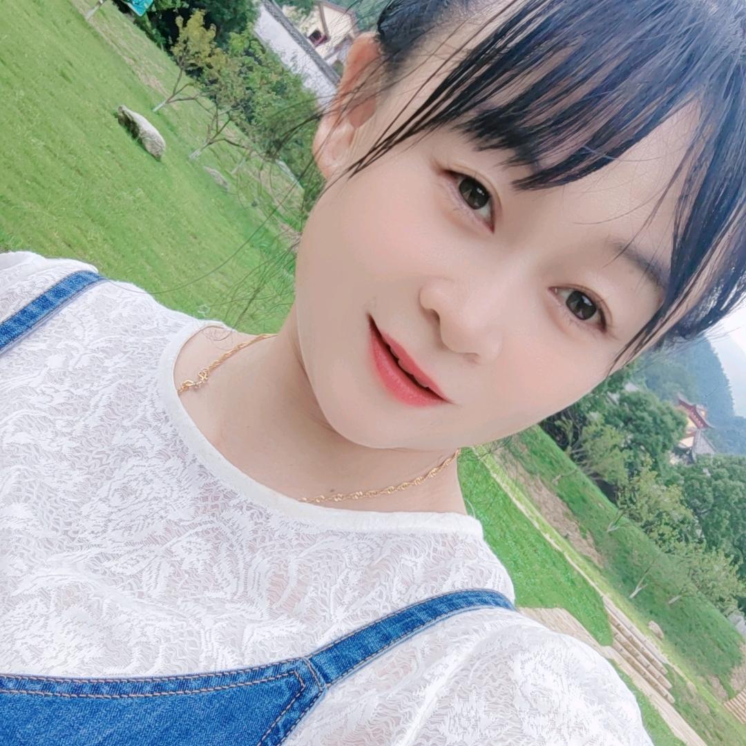 平平时尚女装《富李堂黄》