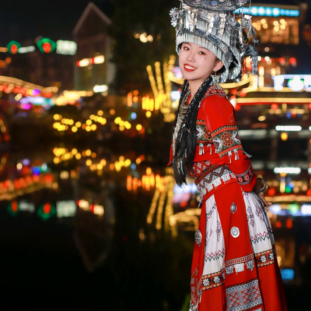 毛心雪月