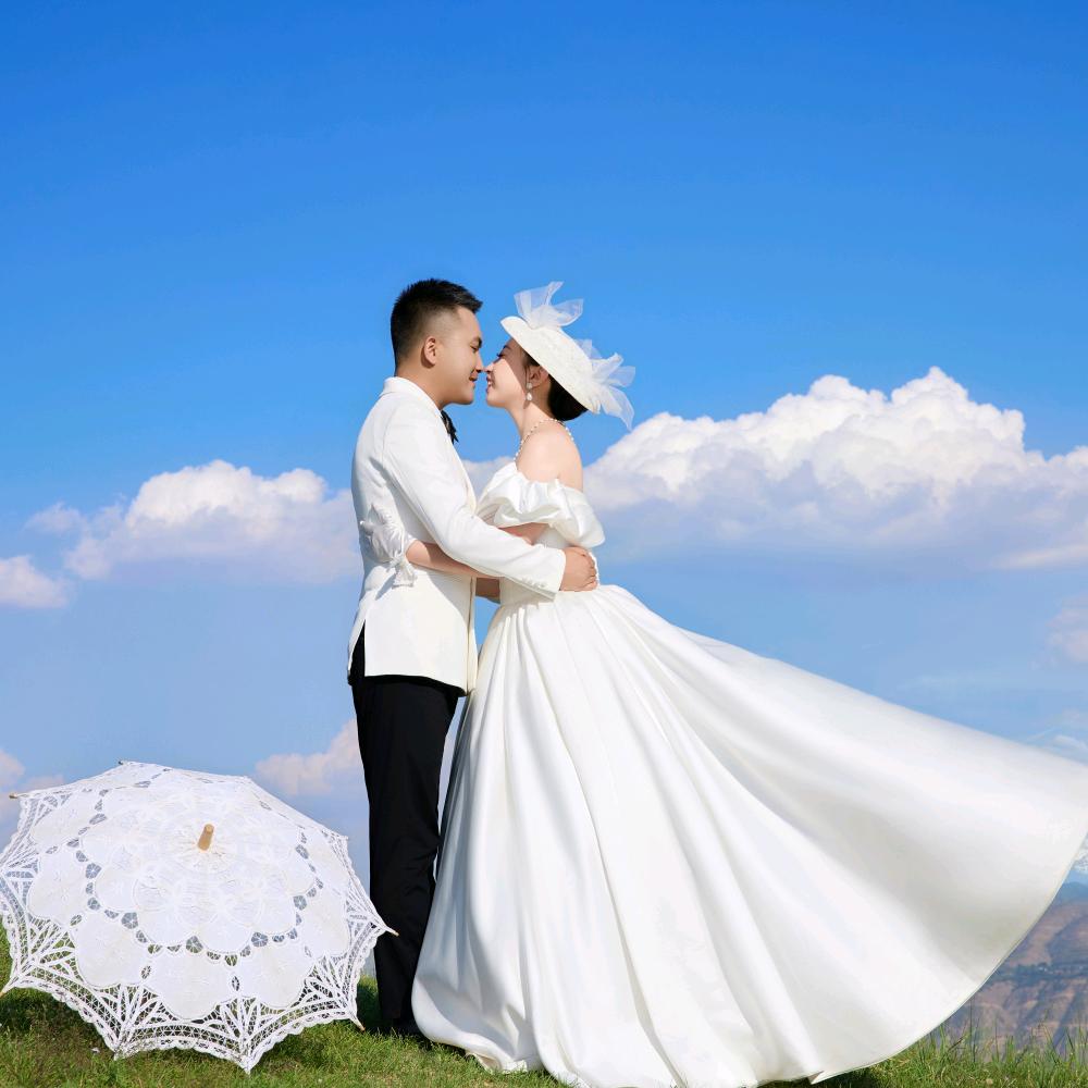 💰钞票好多张女士