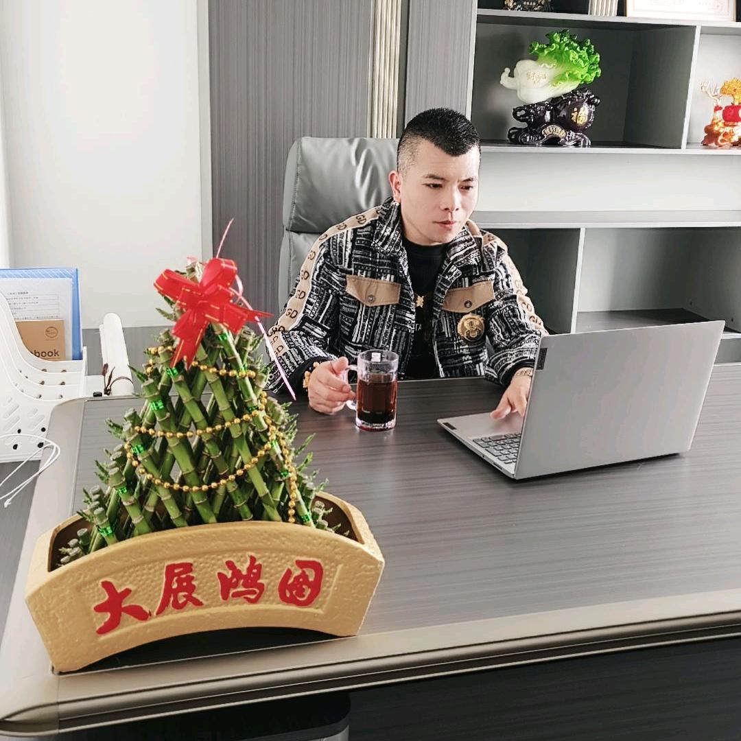 万人之中孤傲雄峰