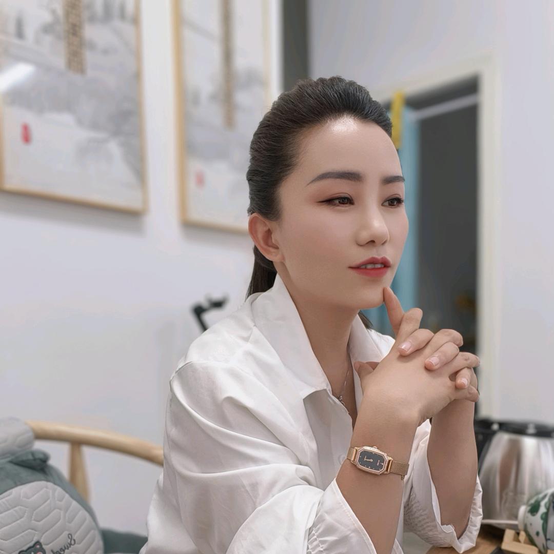 腾龙安家顾问粉粉