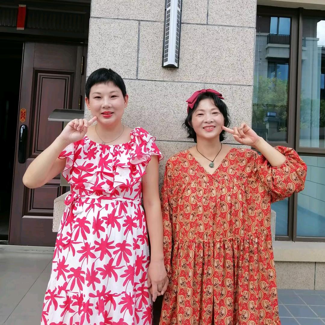 丽君与红燕