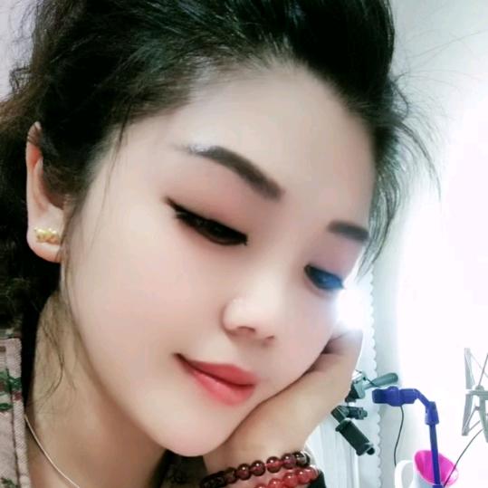 贺珊月
