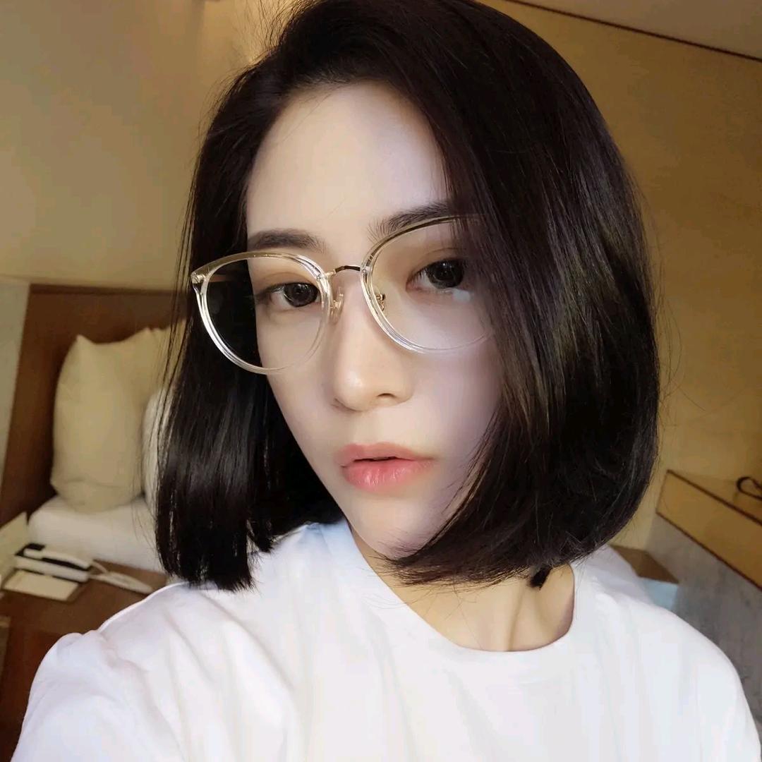 许晴.