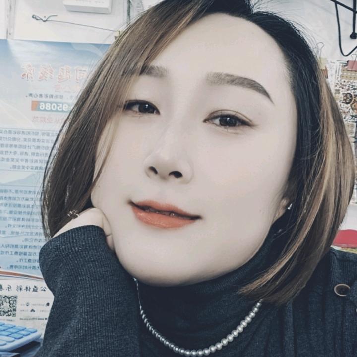 卖彩票的Hou女士ᐝ 💕 💕