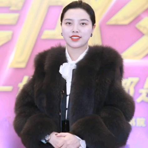 银华集团老板娘