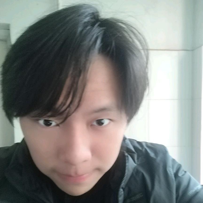 源源（大专一年级）