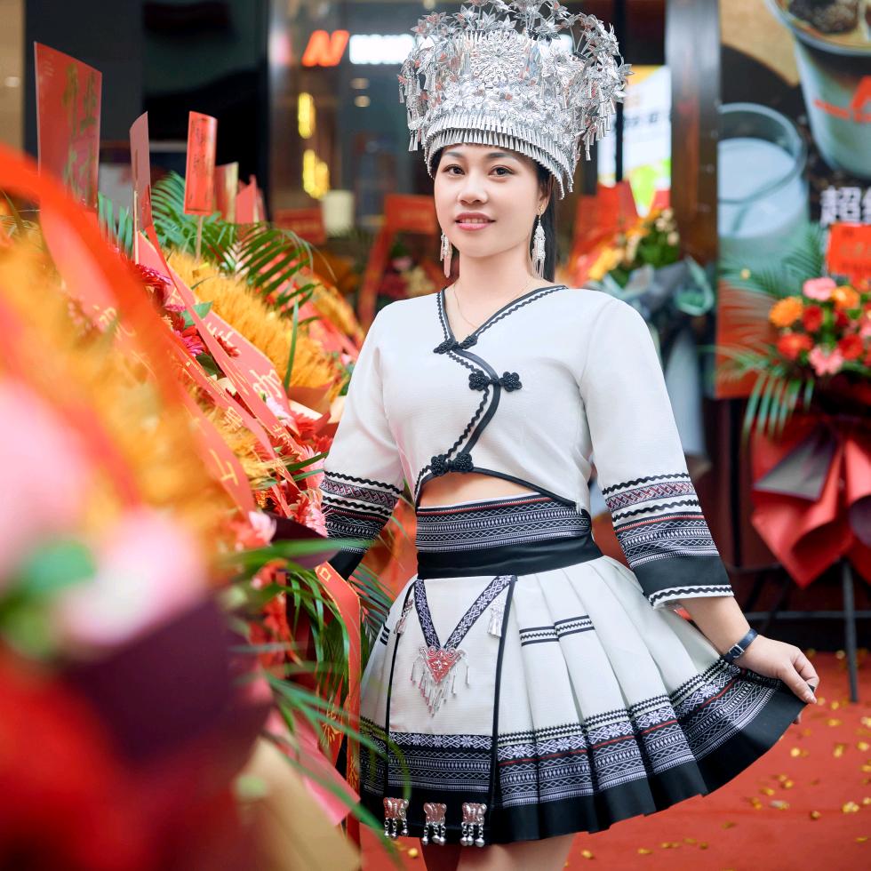 白玫瑰（ 尊师  山三妹）