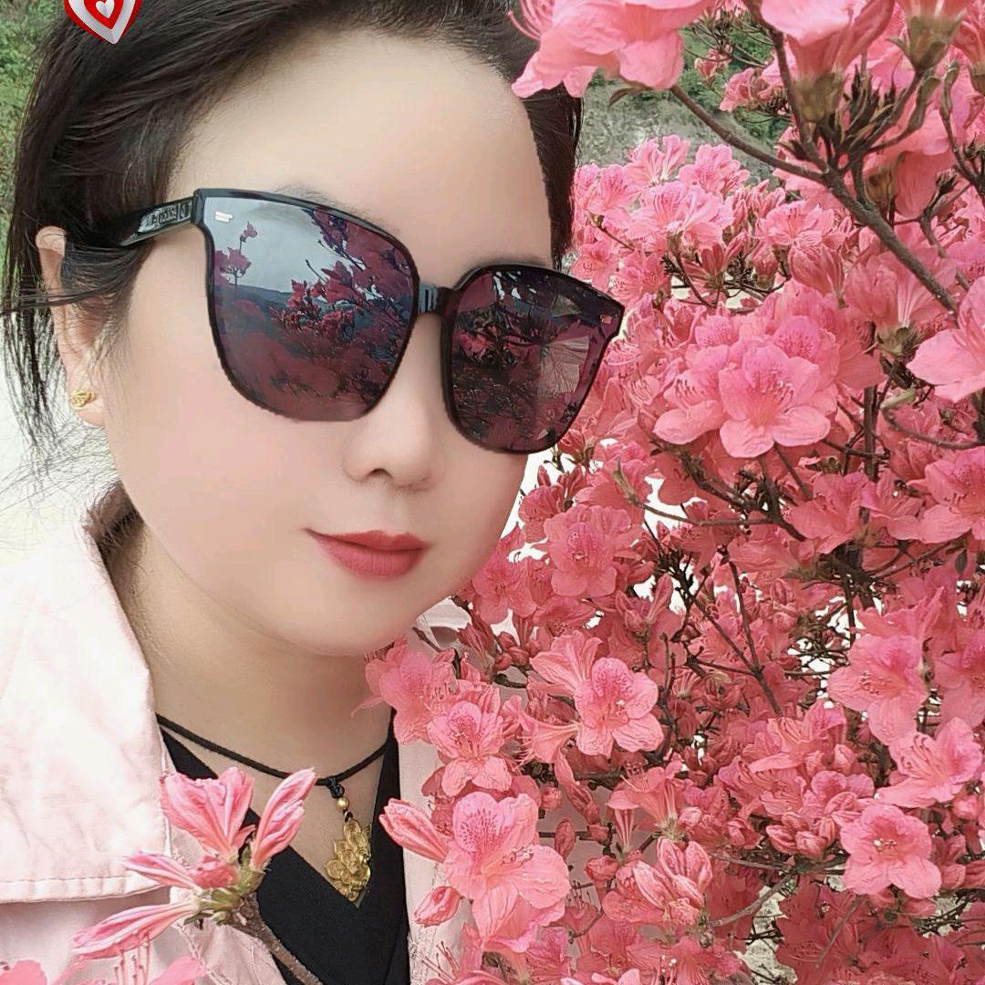 开心果ヽ(○^㉨^)ﾉ♪