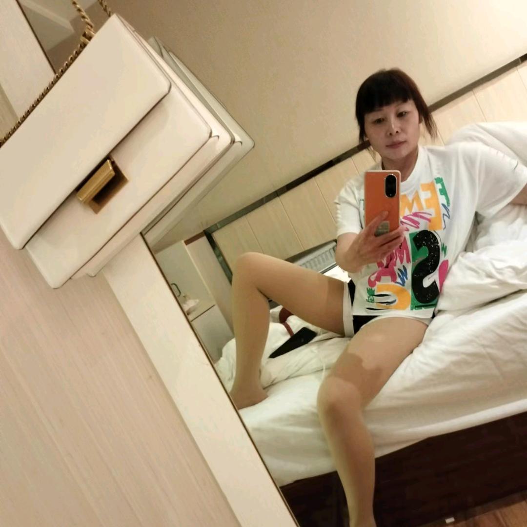 娶我回家只要一匹红头纱。