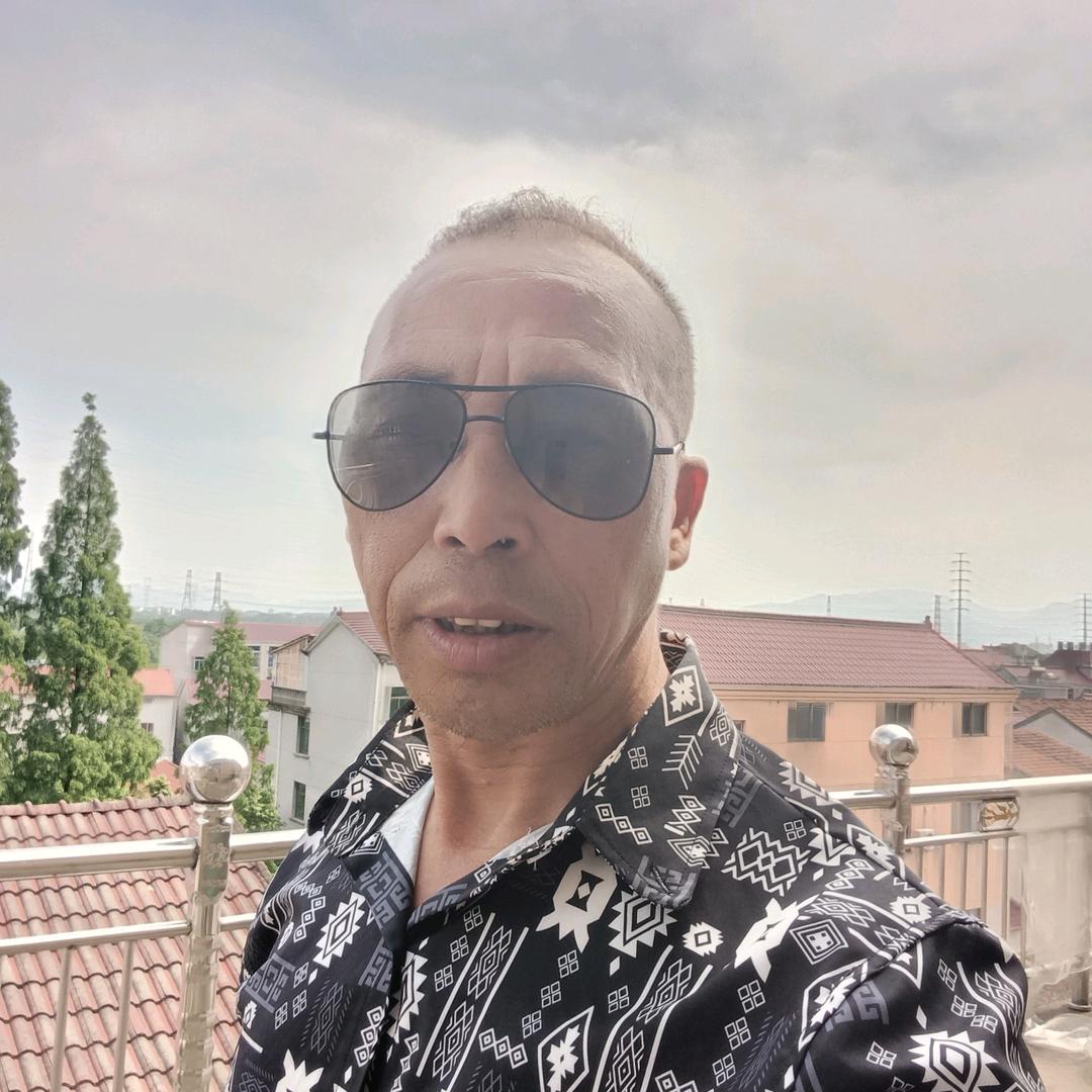 @诺玥外公，《68年农历十月廿三日猴》