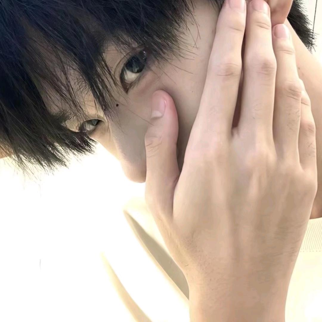 五彩斑斓的黑色