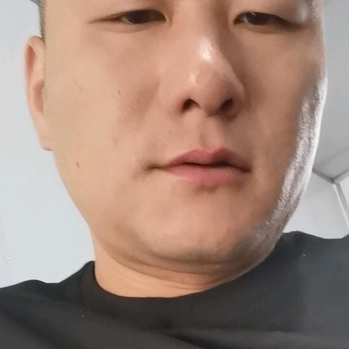 @彭亮