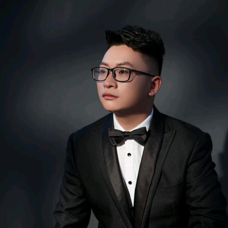 在酉阳做疏通下水道的小田