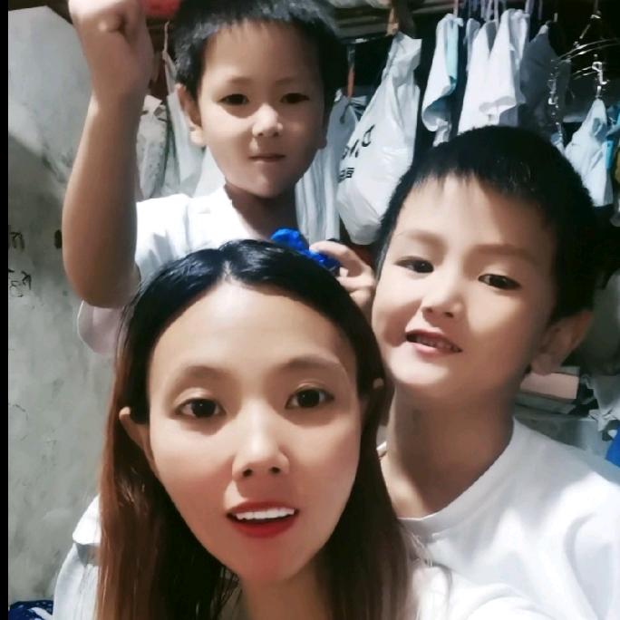 梓杨和梓鸣的妈妈