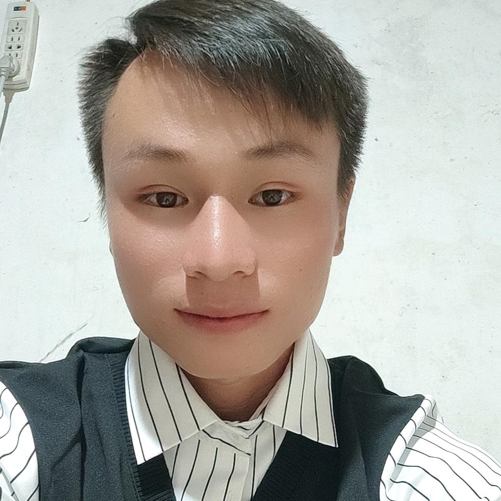 小锁,在泸西带人拔葱