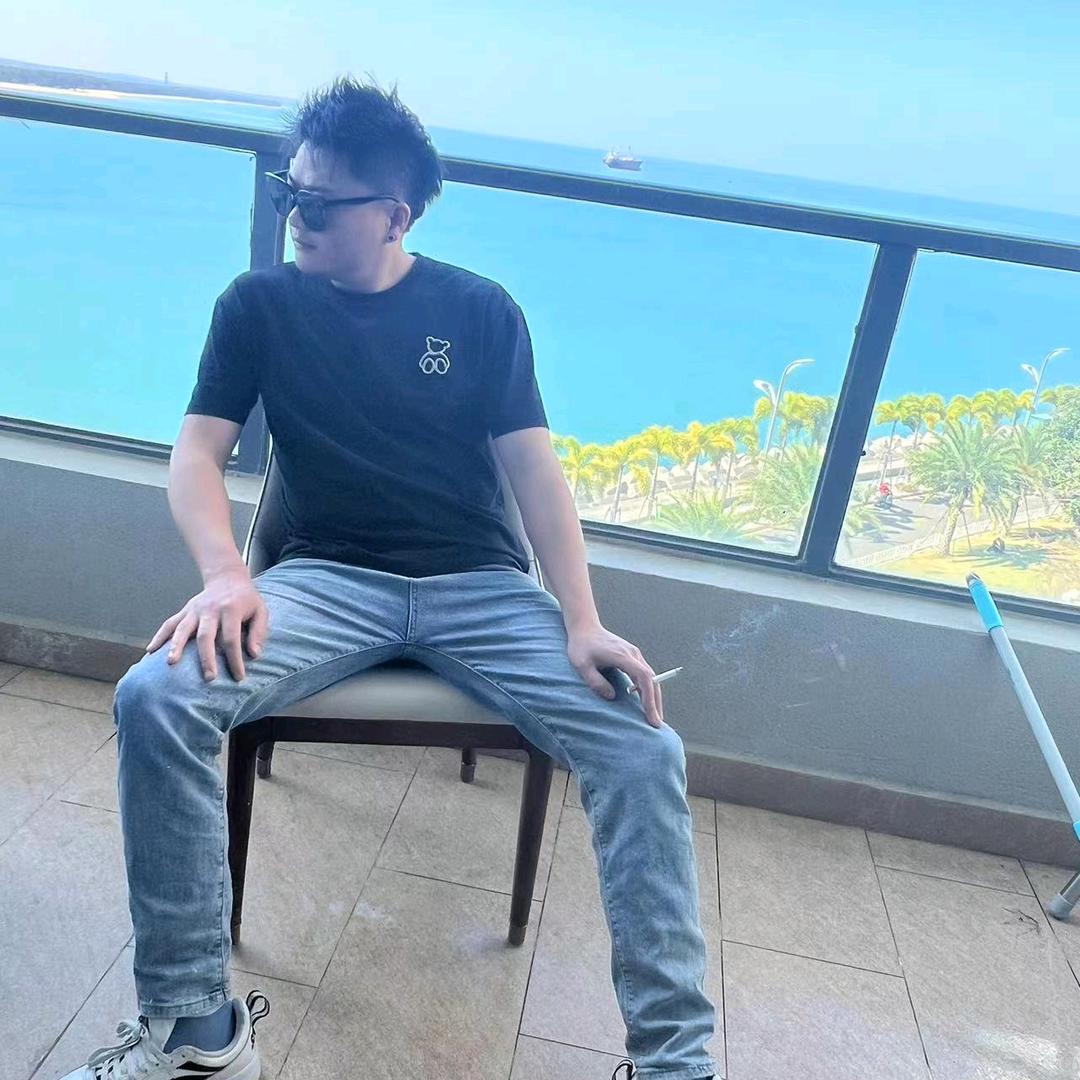 阳萧