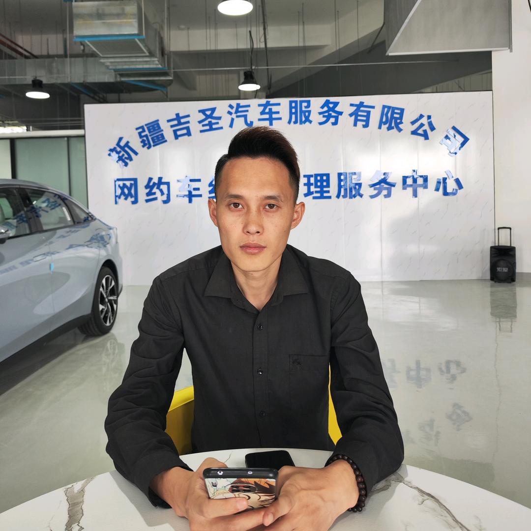 川弘景行（斌子）