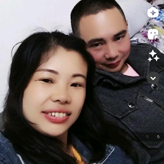 开心的笨小孩