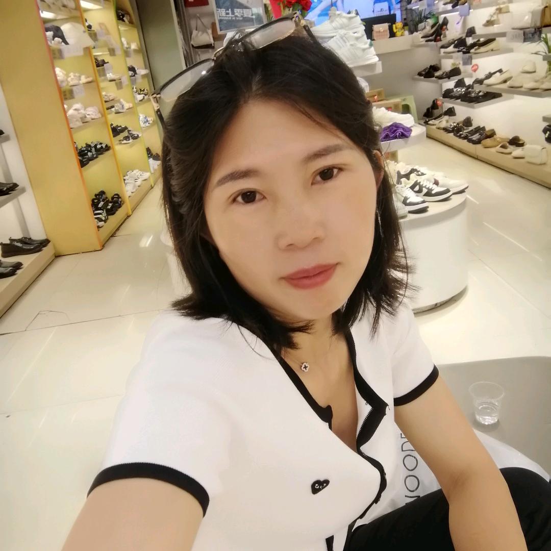 吴家三妹，@晚上八点开播