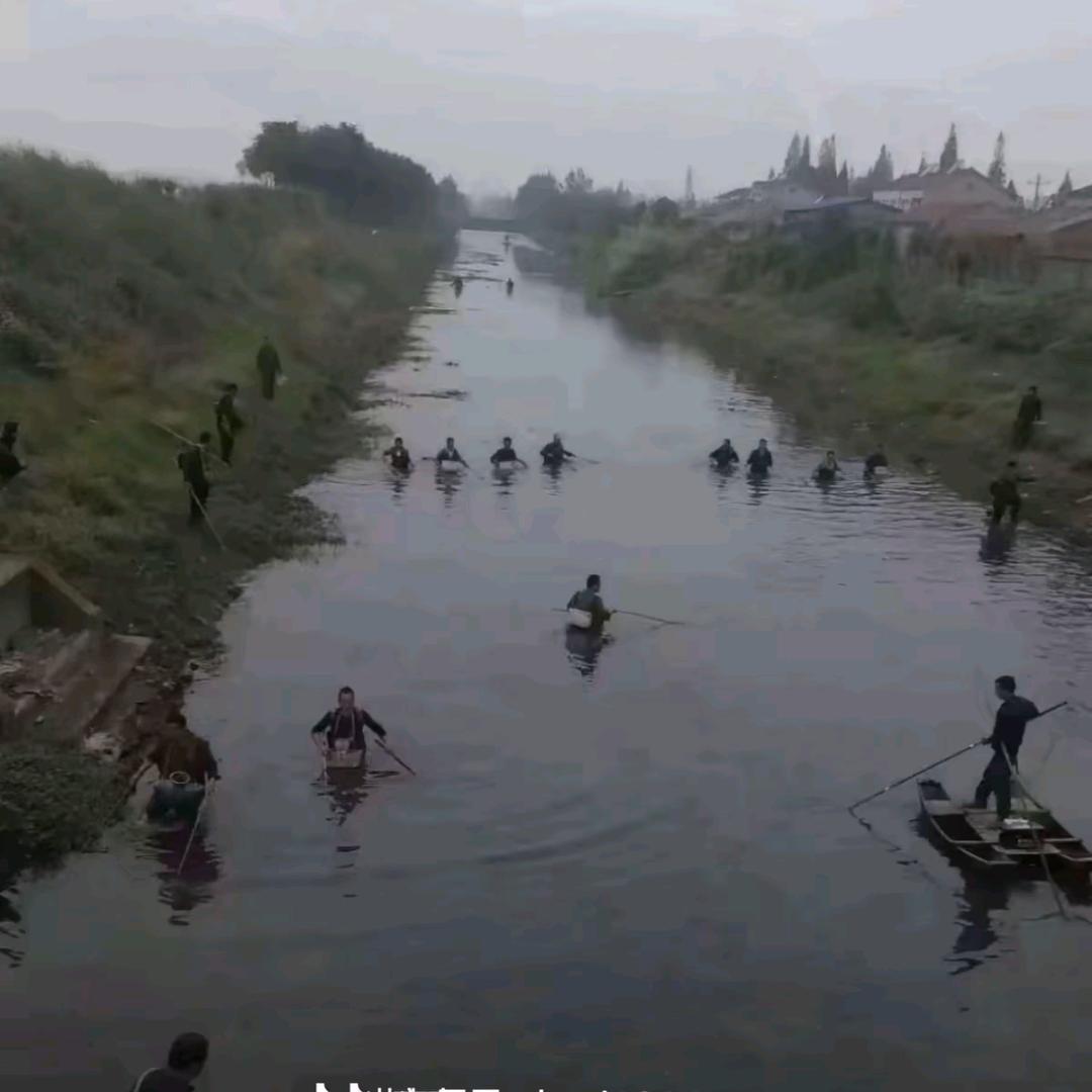 两瓶水加三碗饭