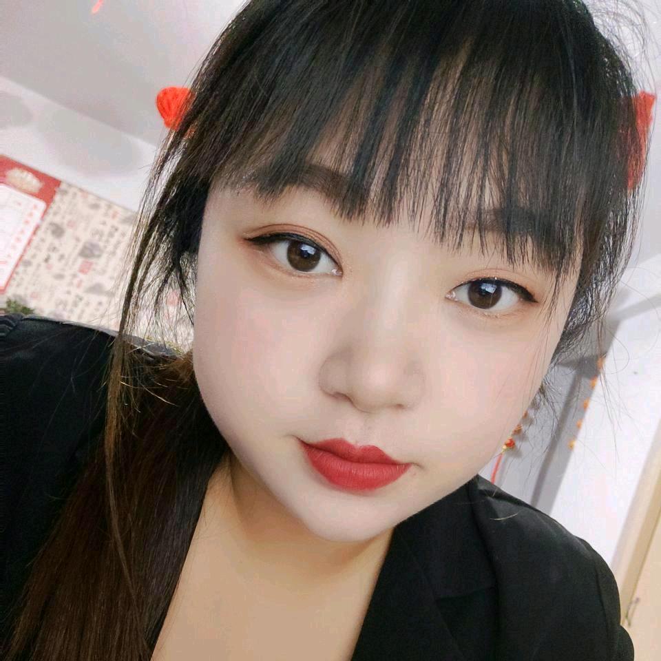 莹莹穿搭