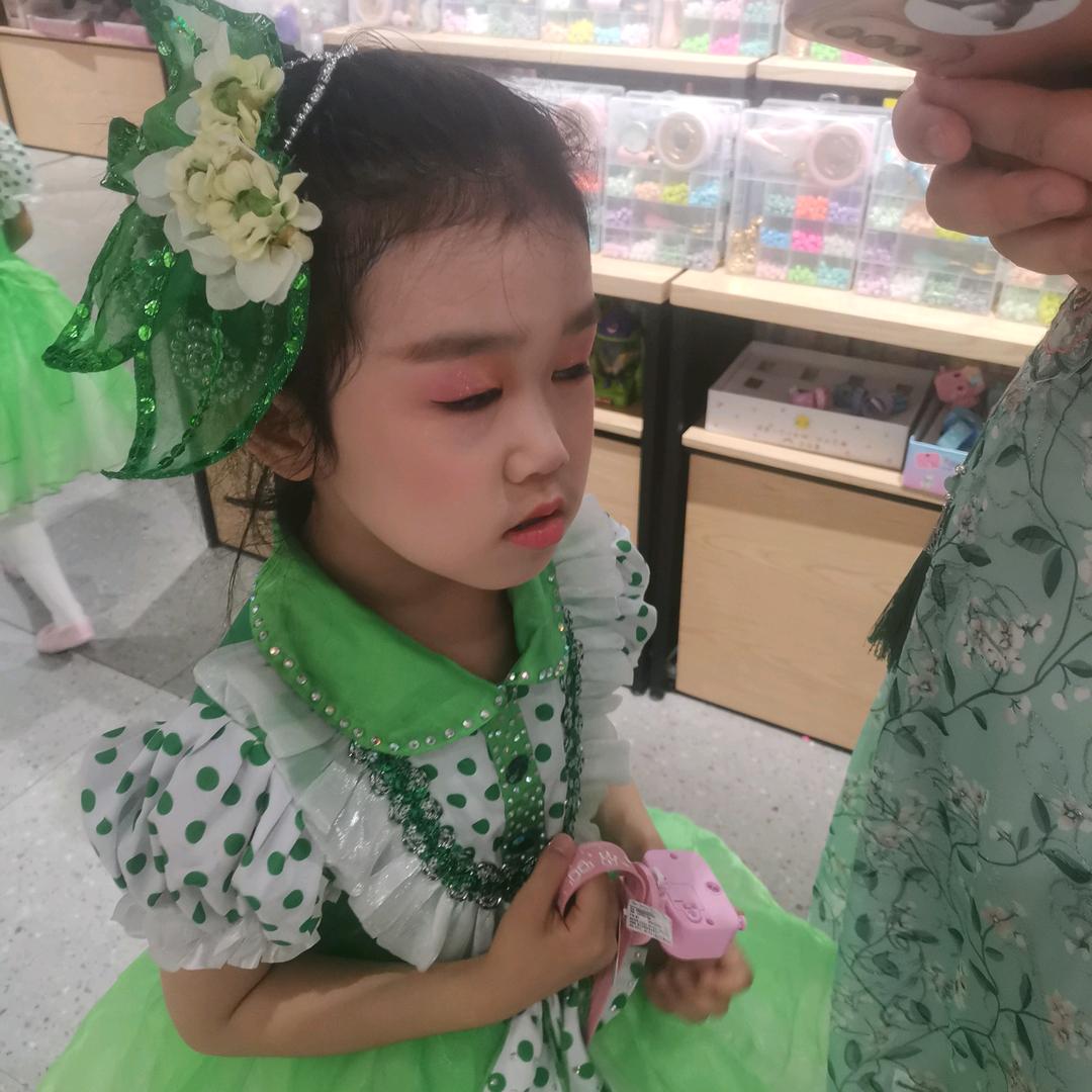 风吹雲散泪无痕