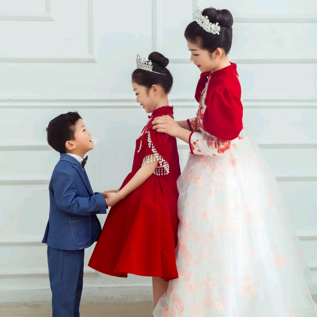 @  阿  威  年 🔄