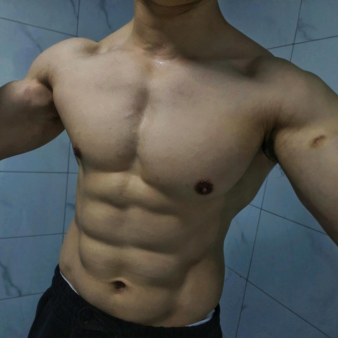 薄肌男孩进阶版