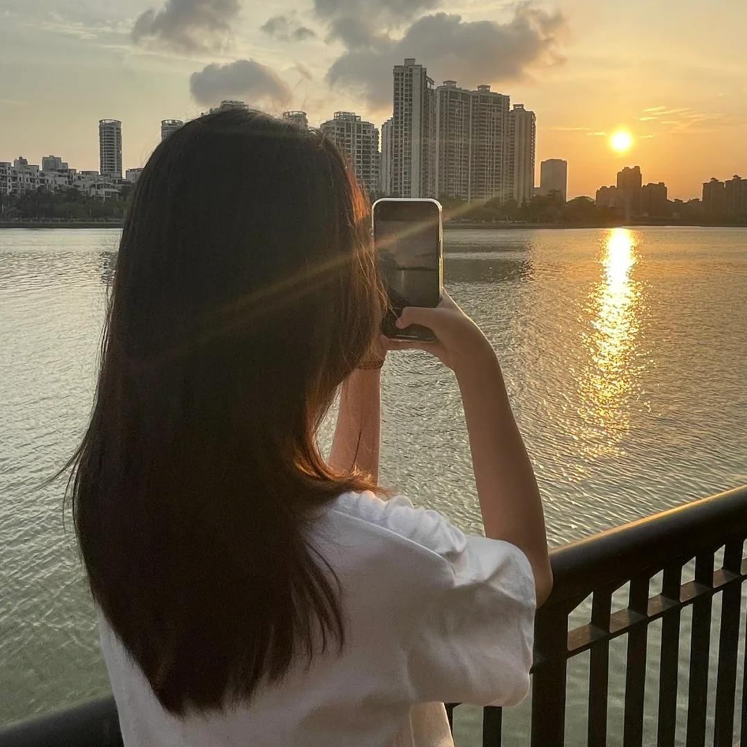 小狗抓蝴蝶🦋