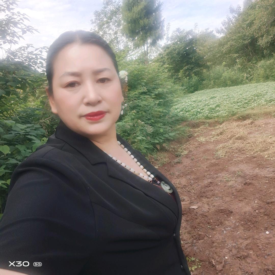 新疆 库尔勒人在四川成都。