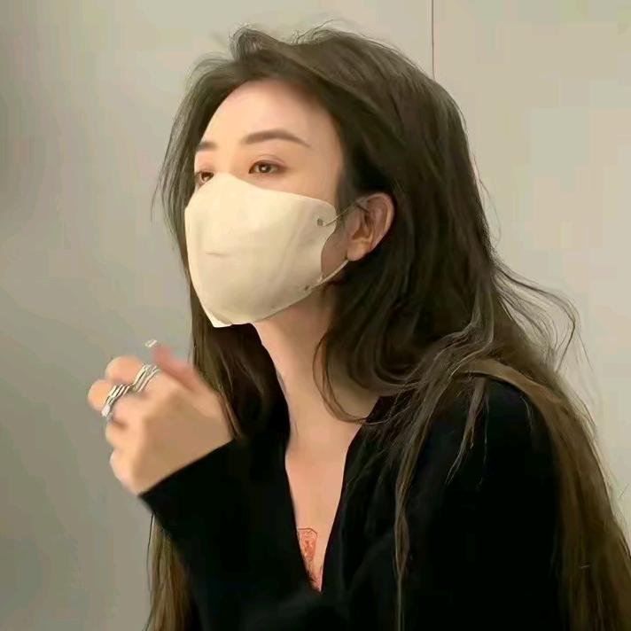琉璃果果水丶