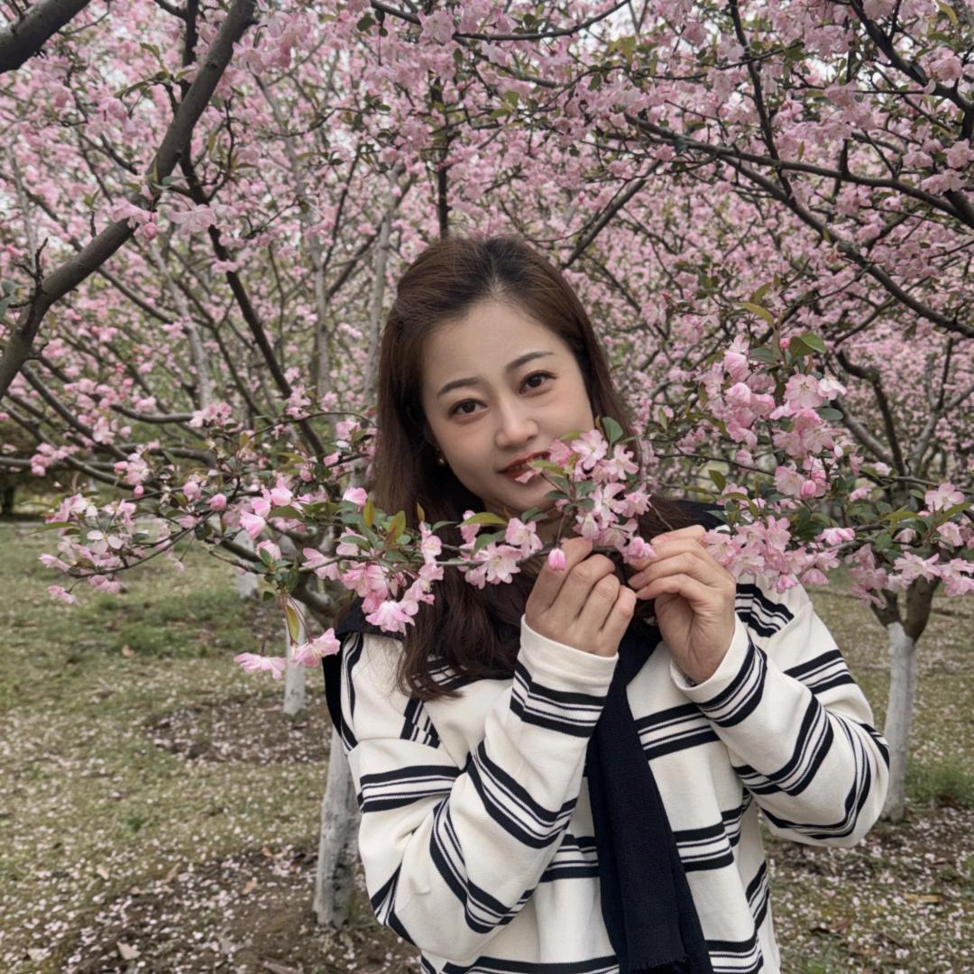 小媳妇特色美食店小丽