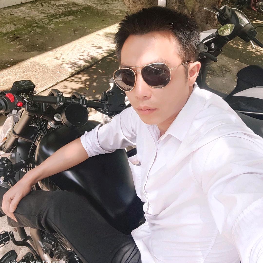 人在屋檐下，不得不低头。