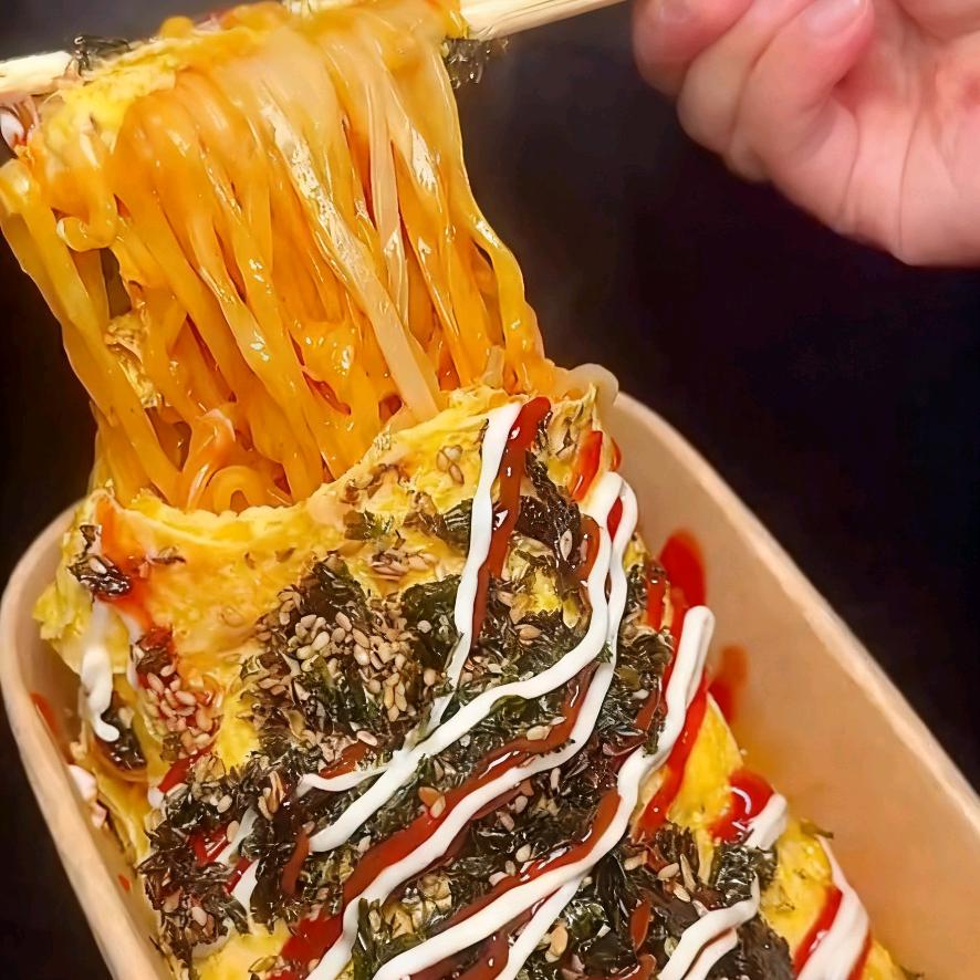 赤峰首家蛋卷芝士火鸡面