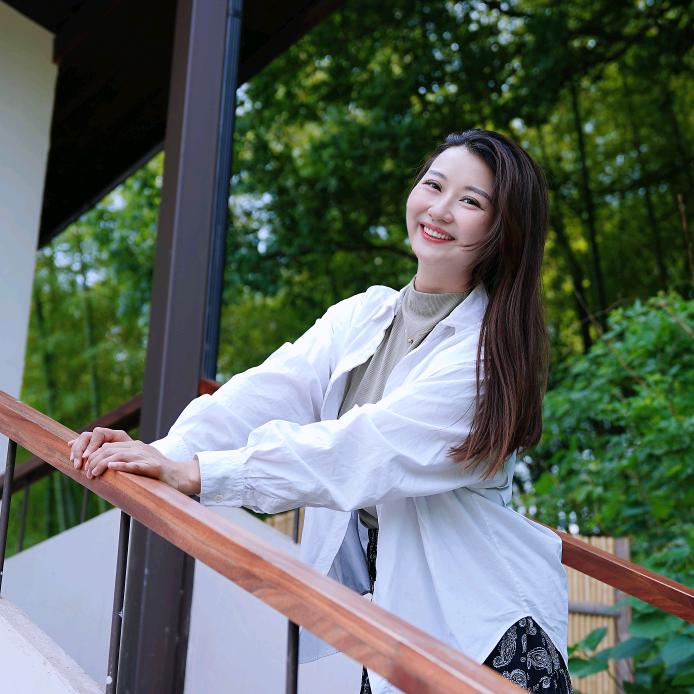 笑起来才有酒窝