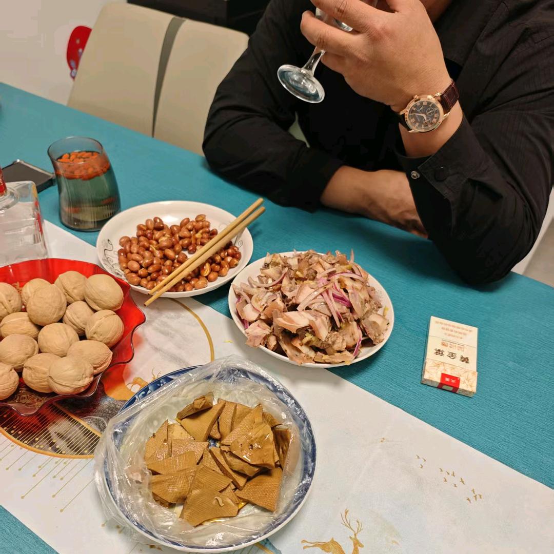 无人伴我踏江山我自策马闯雄关