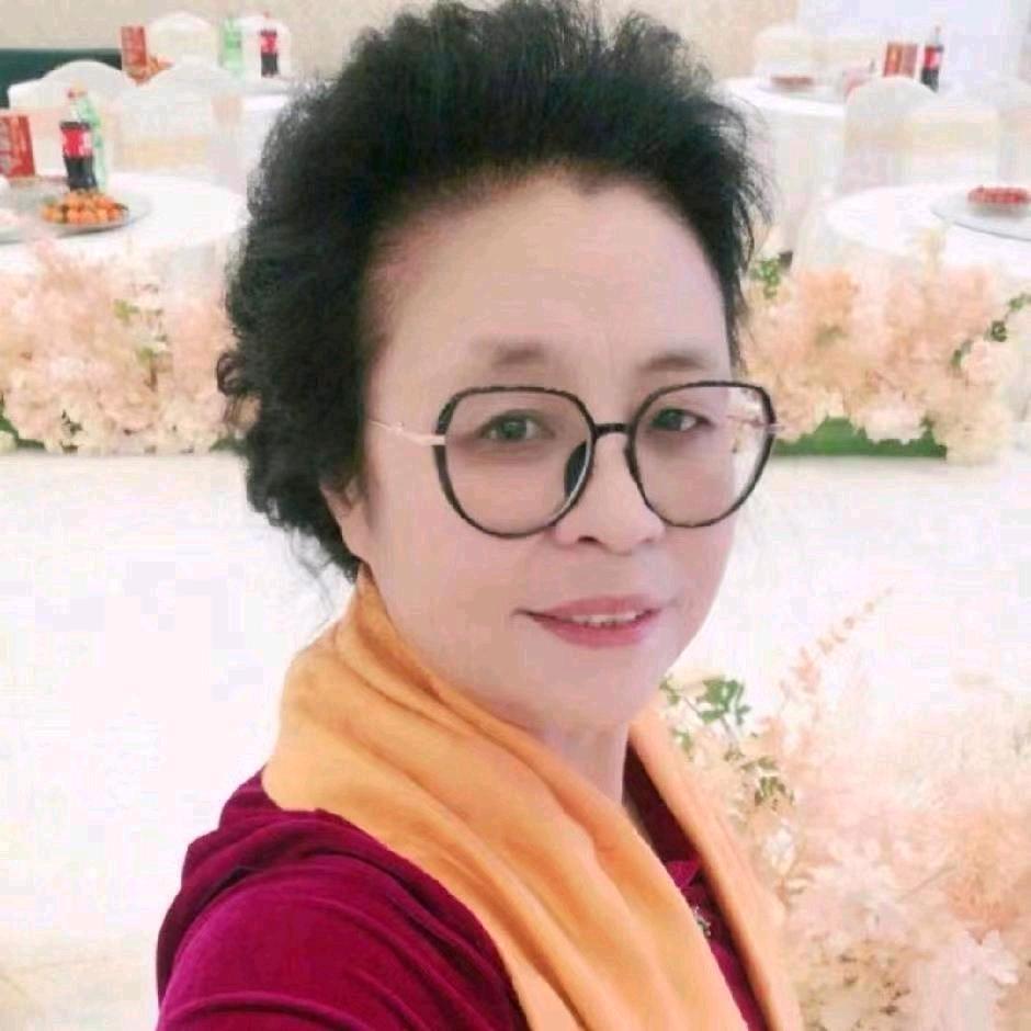 红霞姐（早上7.40首播）