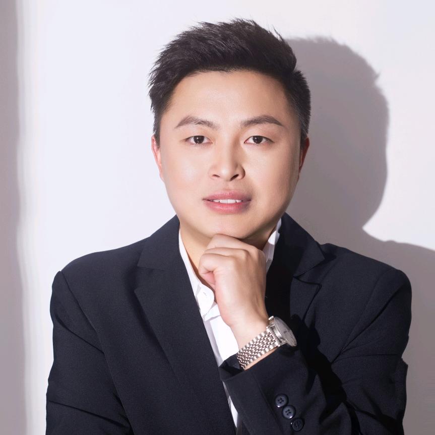 个个俊新能源 何文俊