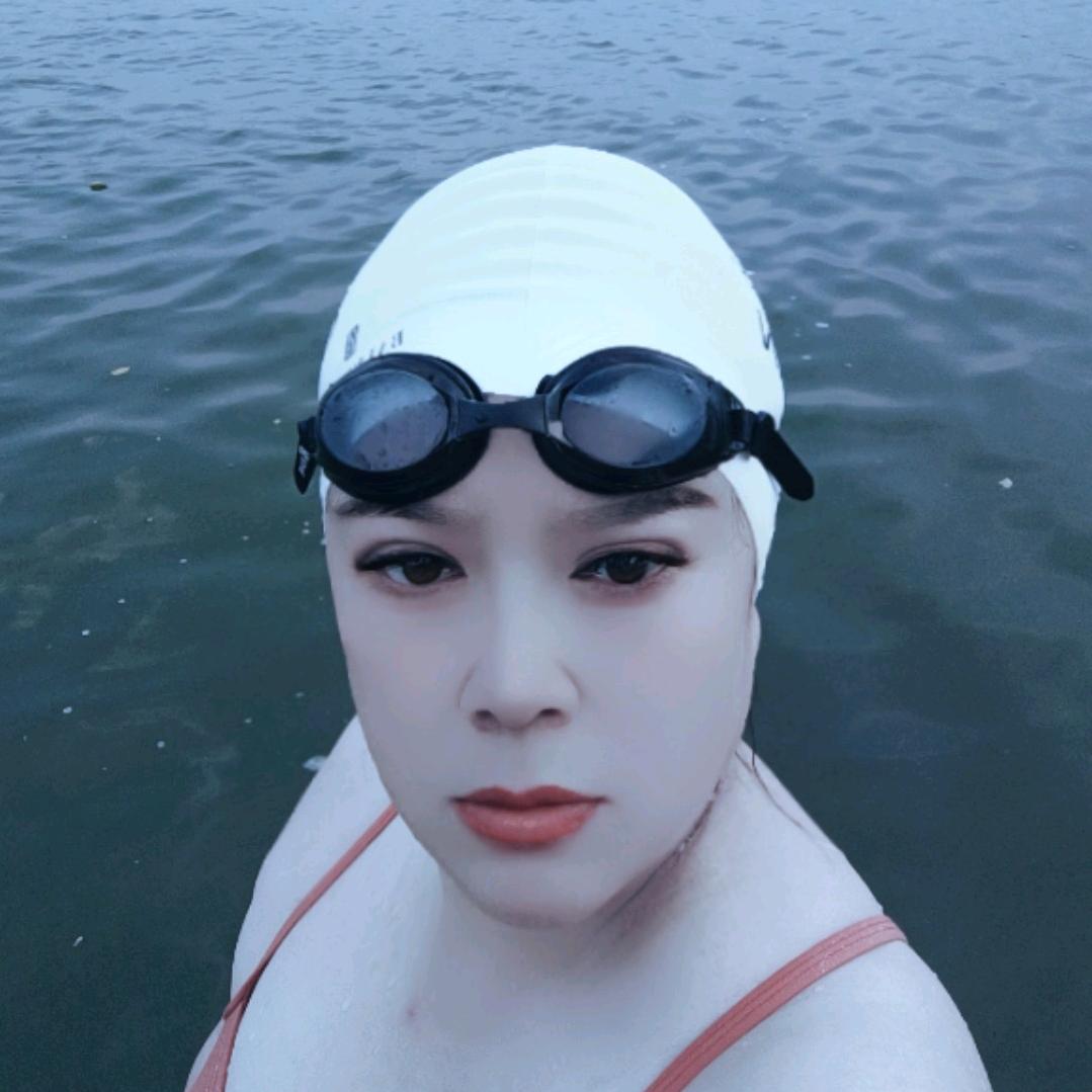 游泳爱好者（花姐）