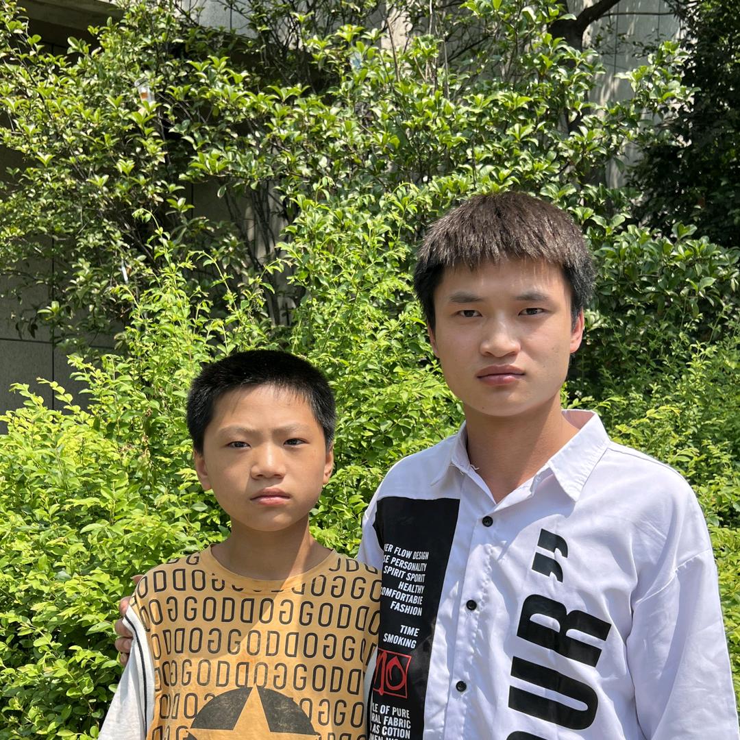 李蒙恩的哥哥（小光）